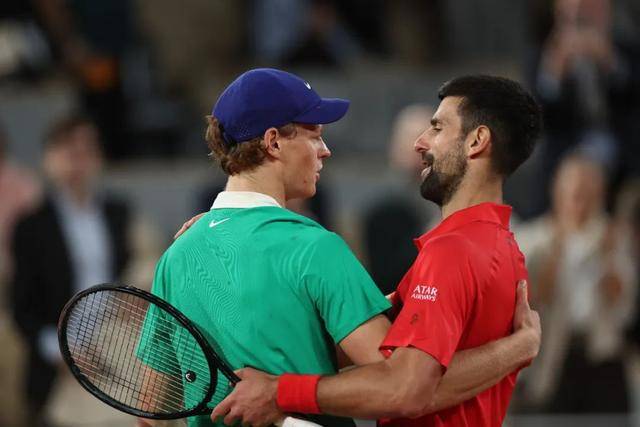 德约科维奇迎来五赛季出色发挥,C9观众热烈欢呼! 德约科维奇迎来五赛季出色发挥,C9观众热烈欢呼!